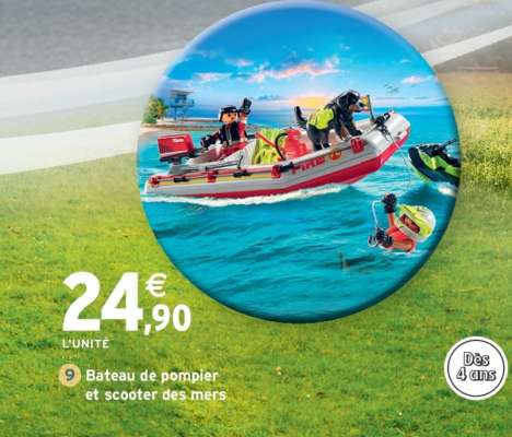 Bateau De Pompier Et Scooter Des Mers