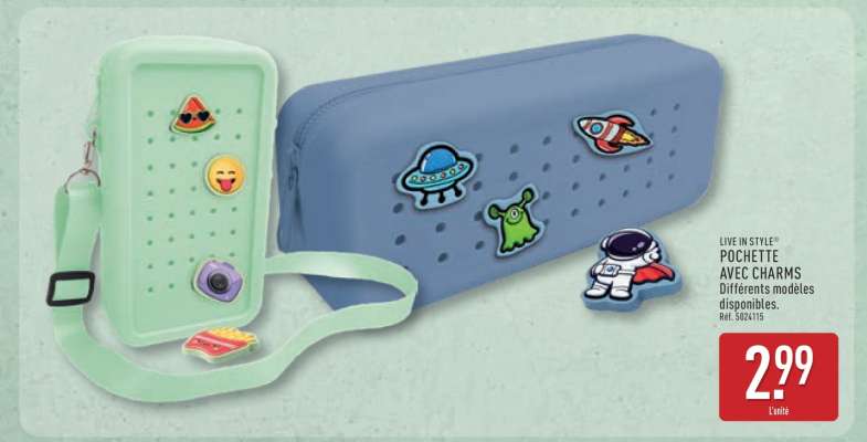 POCHETTE AVEC CHARMS